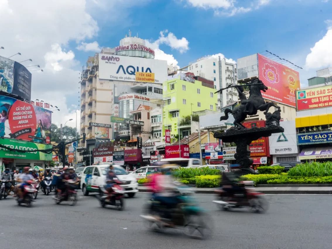 DIA 9: HO CHI MINH LIBRE