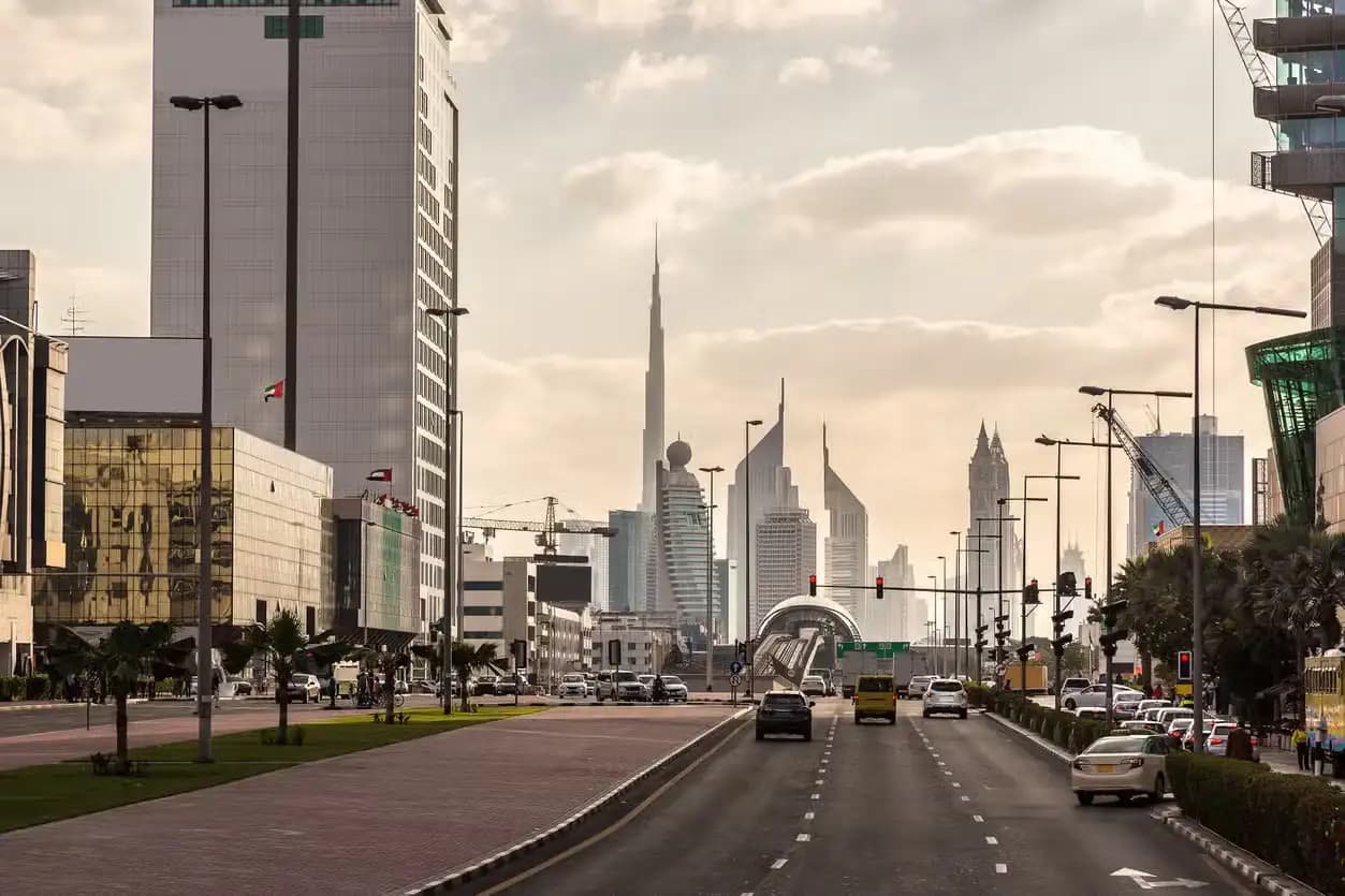 DUBAI – AEROPUERTO (D)