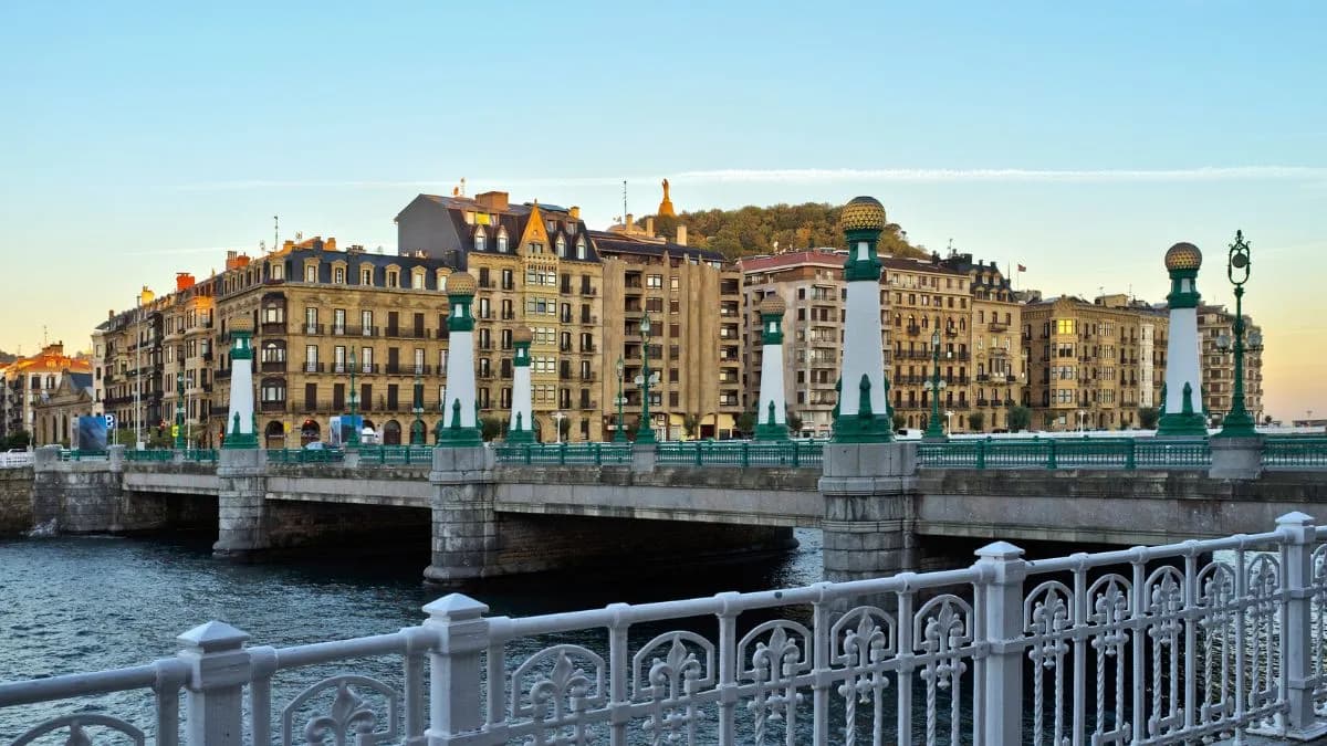 MADRID - SAN SEBASTIÁN - LOURDES