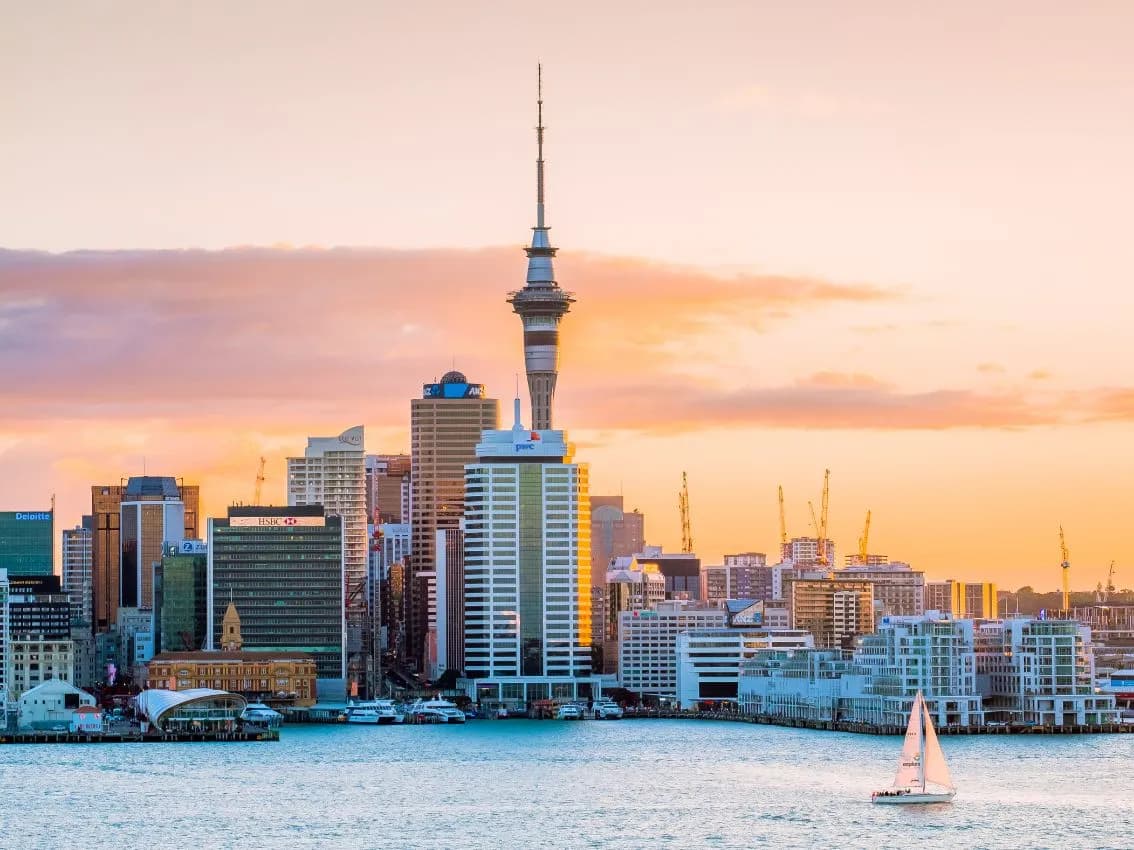 Nueva Zelanda 10 Días 9 Noches - Auckland, Rotorua, Waitomo, Lago Tekapo, Fiordos de Milford y Queenstown
