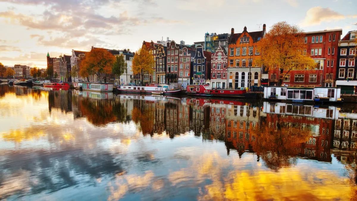 PARÍS - BRUJAS - ÁMSTERDAM