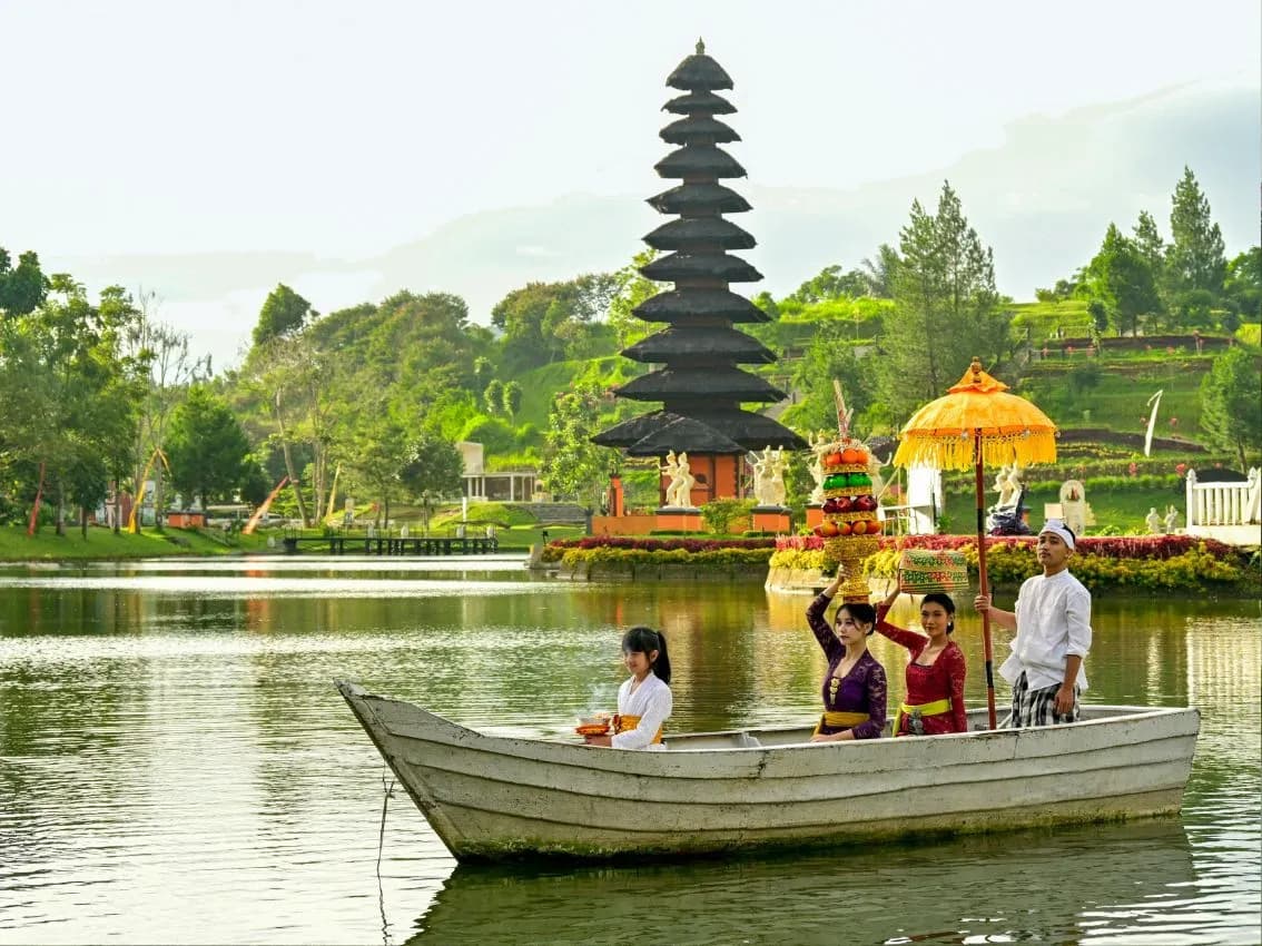 KUALA LUMPUR – DENPASAR – PLAYAS DEL SUR DE BALI